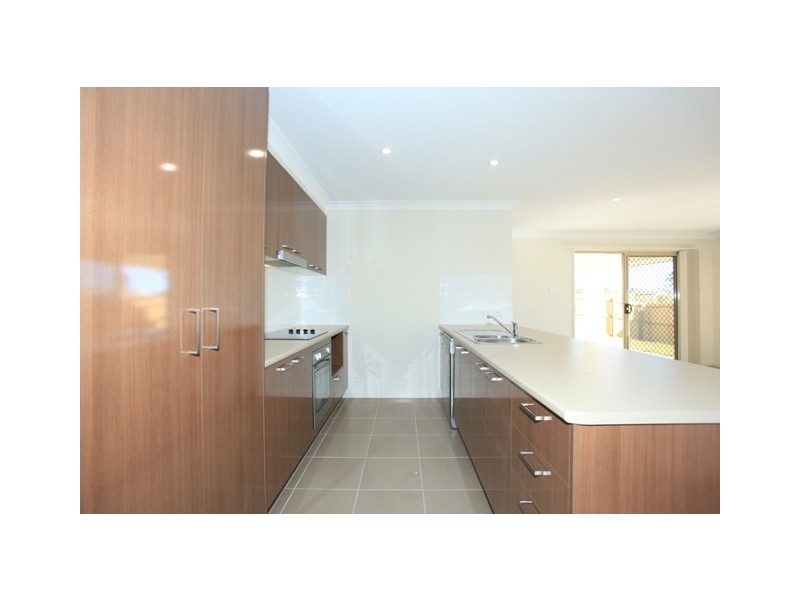 1 Kingston Court, North Lakes QLD 4509