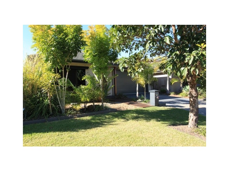 18 Hoya Close, North Lakes QLD 4509