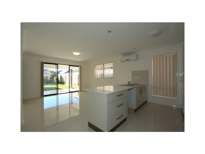 16 Kingdom Circuit, North Lakes QLD 4509