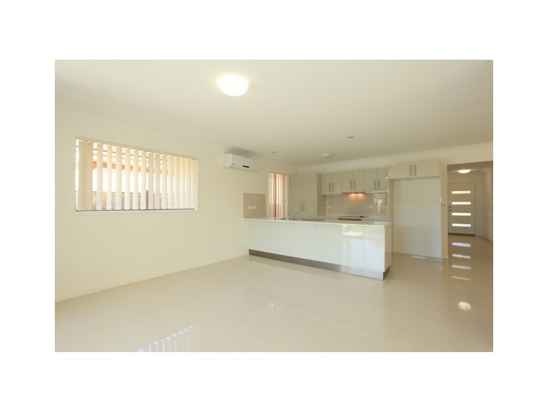 16 Kingdom Circuit, North Lakes QLD 4509