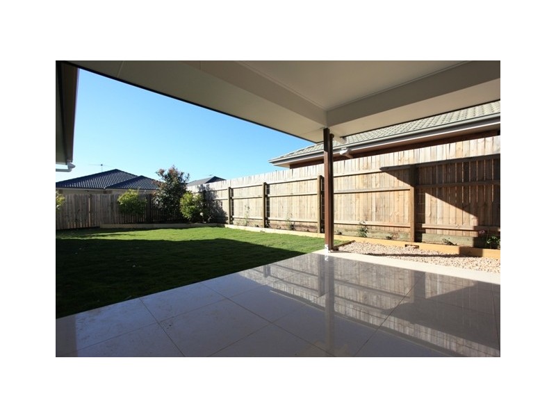 16 Kingdom Circuit, North Lakes QLD 4509
