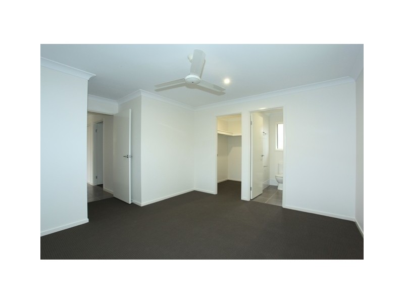 154 Nicklaus Parade, North Lakes QLD 4509