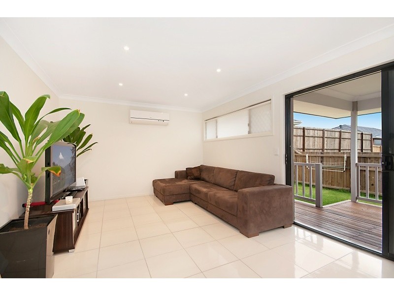 1a First Street, North Lakes QLD 4509