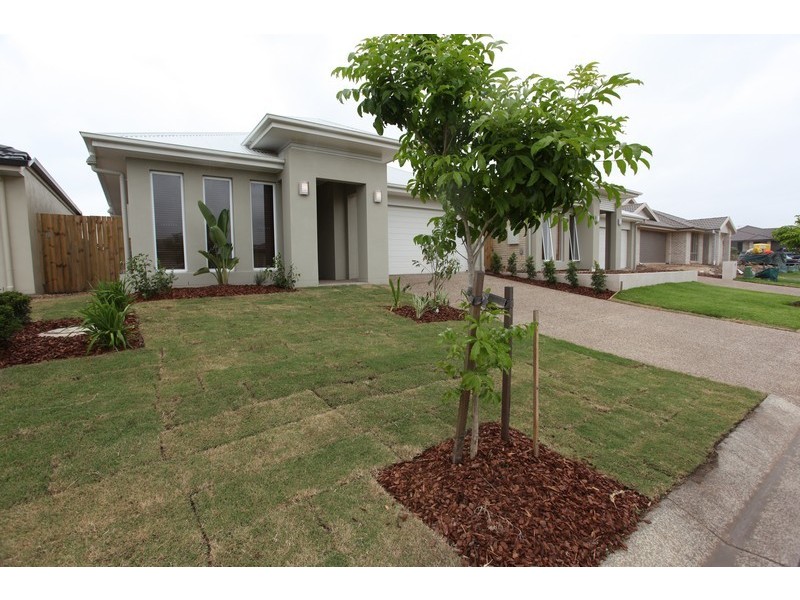 6 Langham Crescent, North Lakes QLD 4509