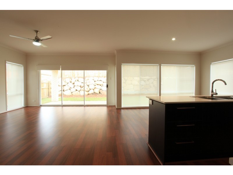 6 Langham Crescent, North Lakes QLD 4509