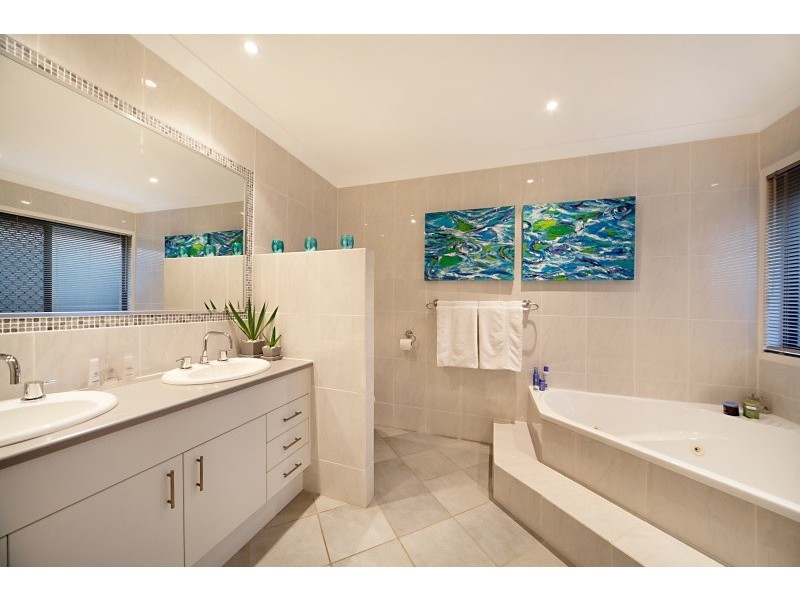 10 Jacana Parade, North Lakes QLD 4509
