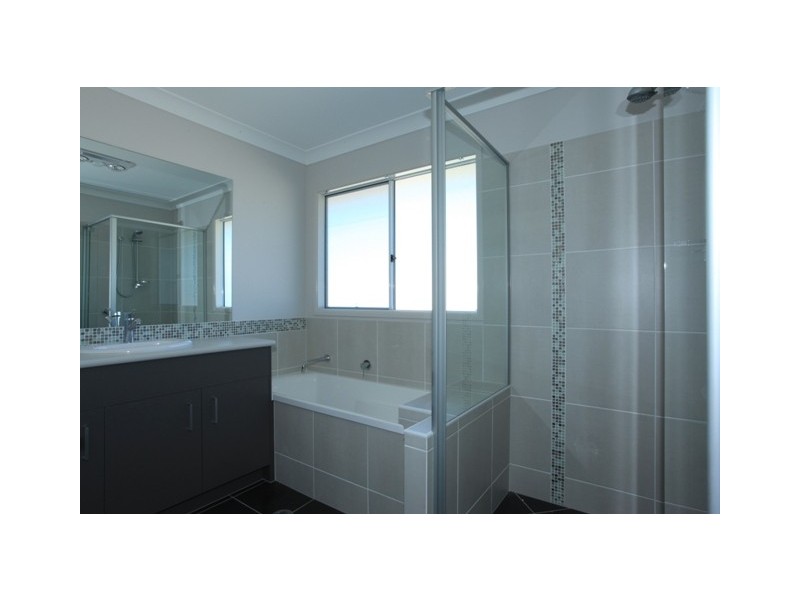 14 Hartley Crescent, North Lakes QLD 4509