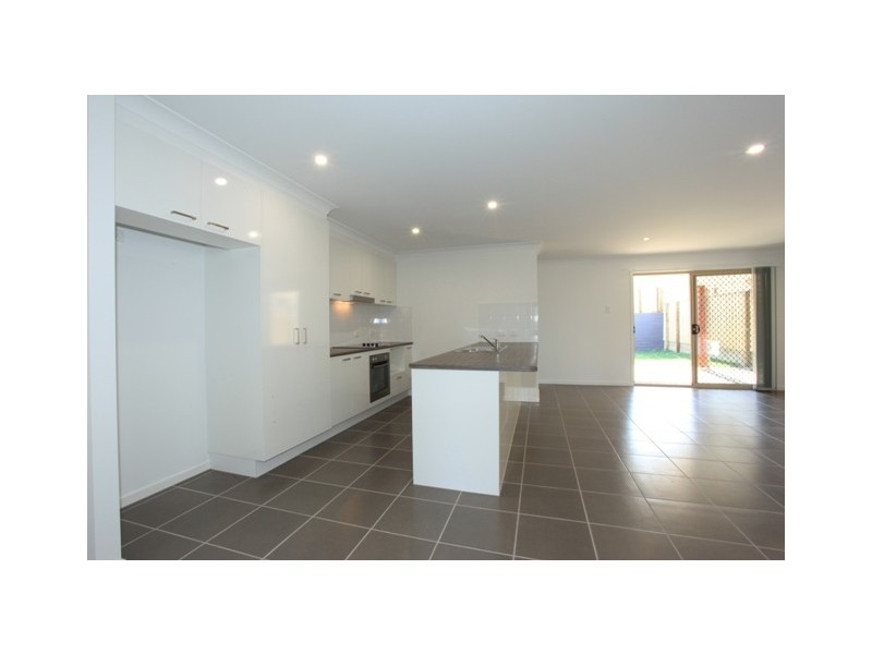 8 Bowerbird Crescent – ESSENCIA, Dakabin QLD 4503