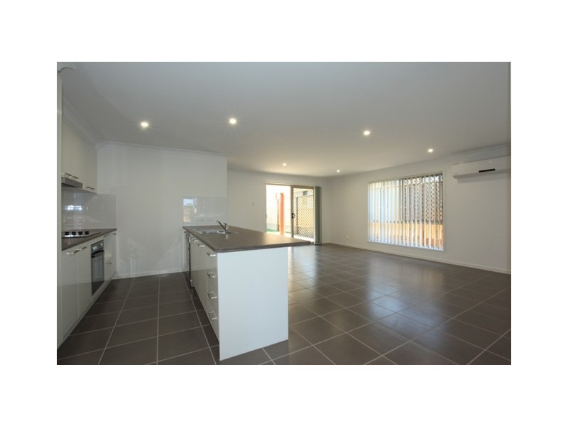 8 Bowerbird Crescent – ESSENCIA, Dakabin QLD 4503