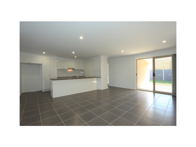 8 Bowerbird Crescent – ESSENCIA, Dakabin QLD 4503