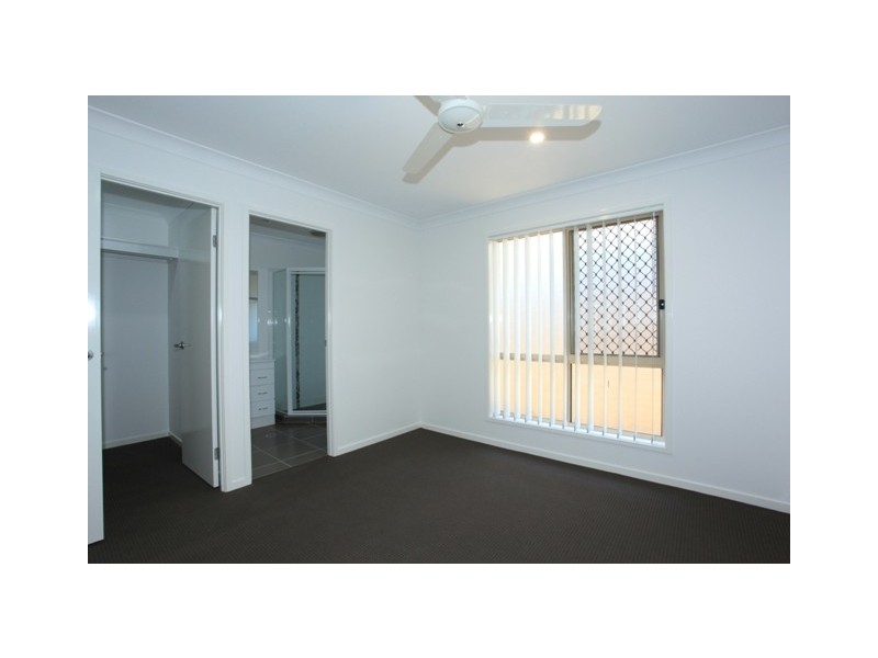 8 Bowerbird Crescent – ESSENCIA, Dakabin QLD 4503