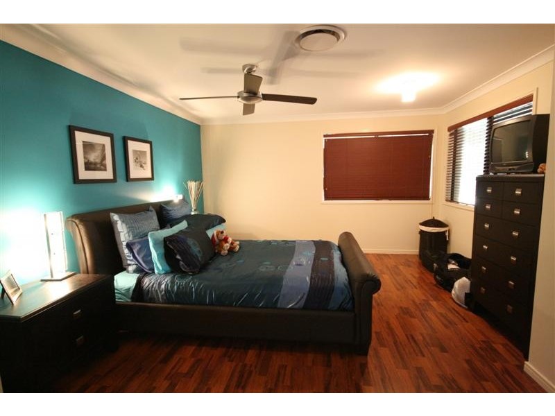 40 Whitfield Crescent, North Lakes QLD 4509