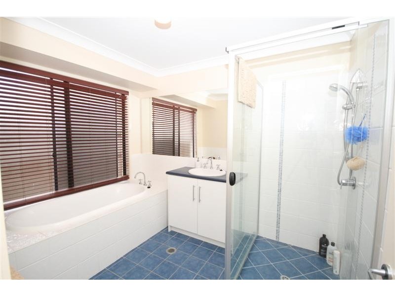 40 Whitfield Crescent, North Lakes QLD 4509