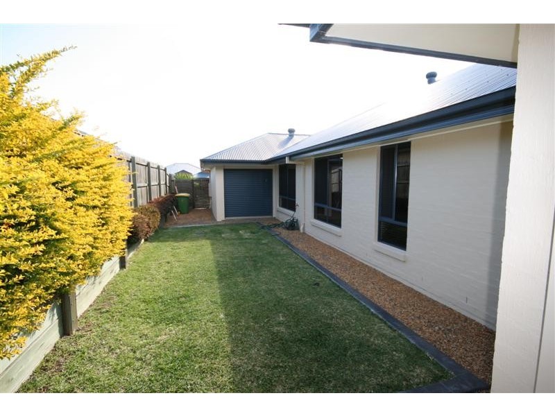 40 Whitfield Crescent, North Lakes QLD 4509