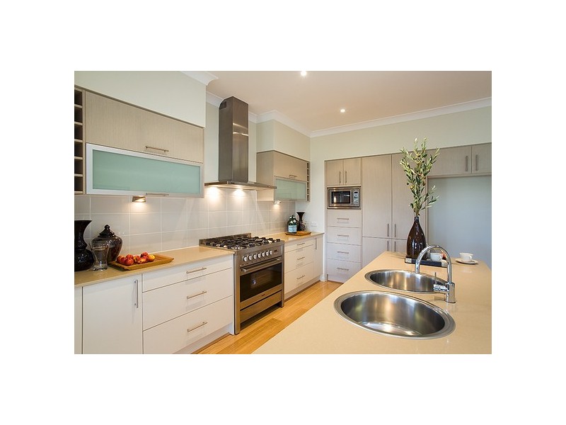 1 Eaton Close, North Lakes QLD 4509