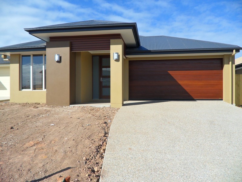 15 Kakadu Court, North Lakes QLD 4509