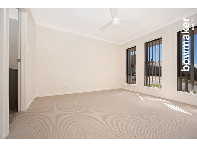 8 Dunes Crescent, North Lakes QLD 4509