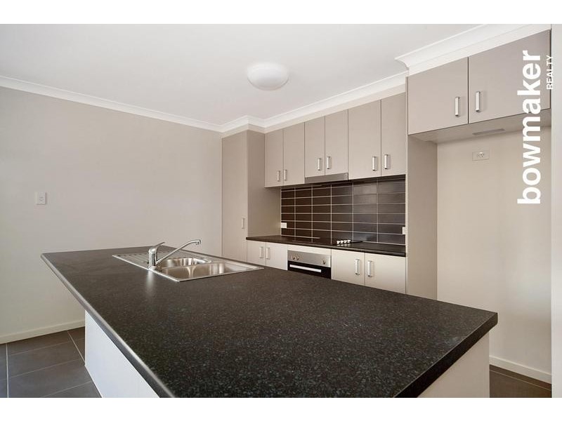 8 Dunes Crescent, North Lakes QLD 4509
