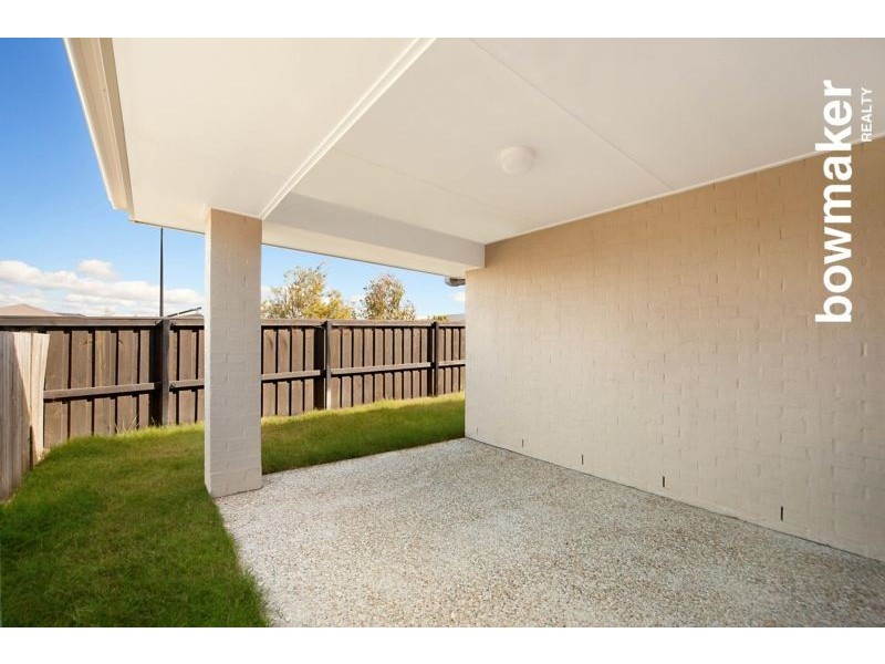 8 Dunes Crescent, North Lakes QLD 4509