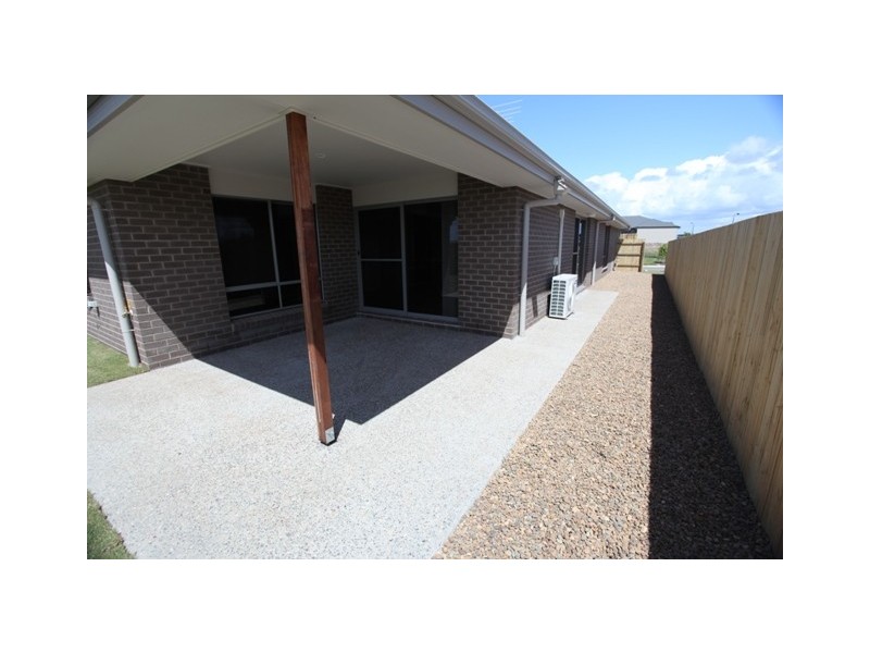 12 Williams Crescent, North Lakes QLD 4509
