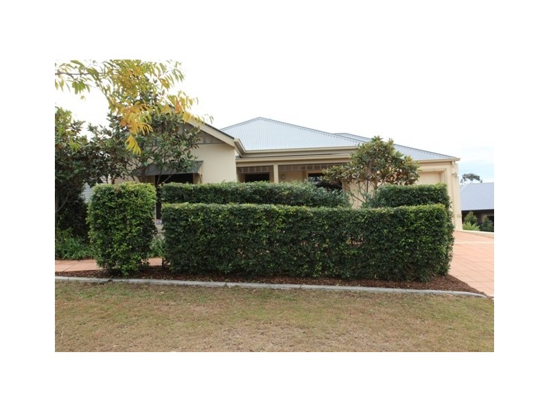 9 Douglas Circuit, North Lakes QLD 4509