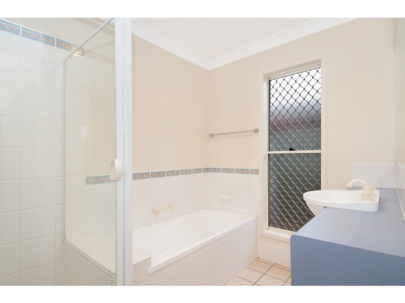 33 Southerden Drive, North Lakes QLD 4509