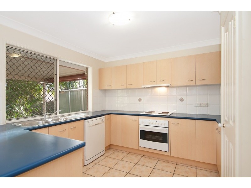 33 Southerden Drive, North Lakes QLD 4509