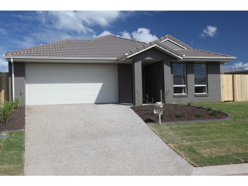 7 Williams Crescent, North Lakes QLD 4509