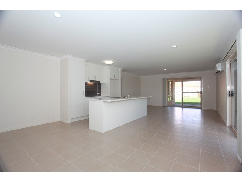 7 Williams Crescent, North Lakes QLD 4509