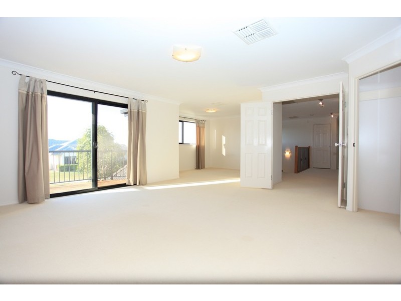 2 Redcedar Street, North Lakes QLD 4509