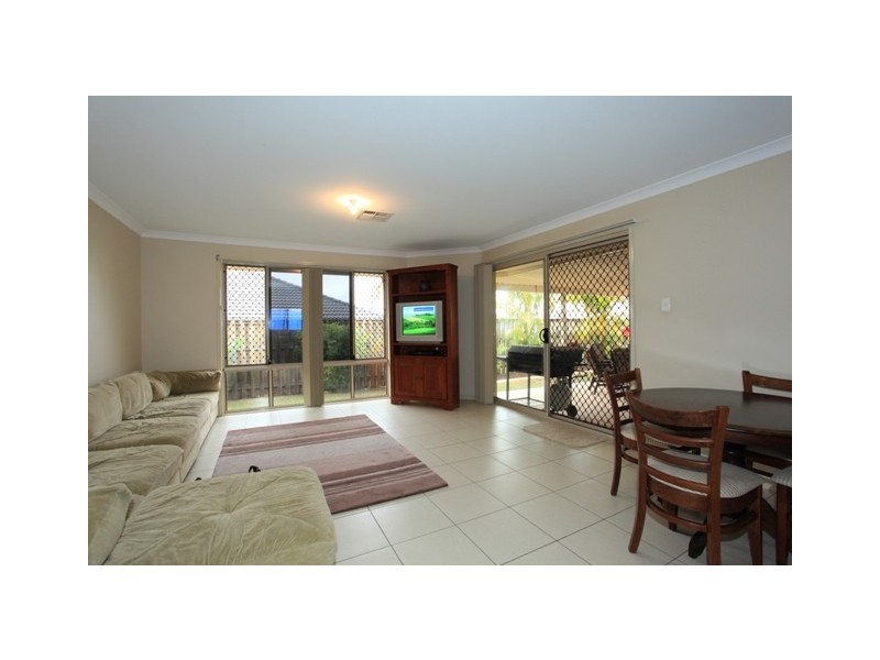 42 Gannet Circuit, North Lakes QLD 4509