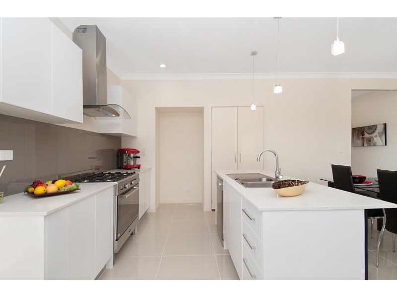 140 Nicklaus Parade, North Lakes QLD 4509