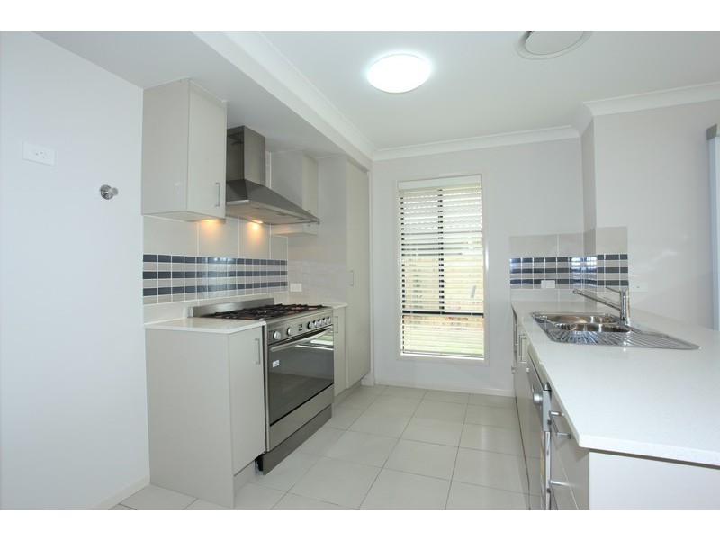 11 Mersey Street, North Lakes QLD 4509