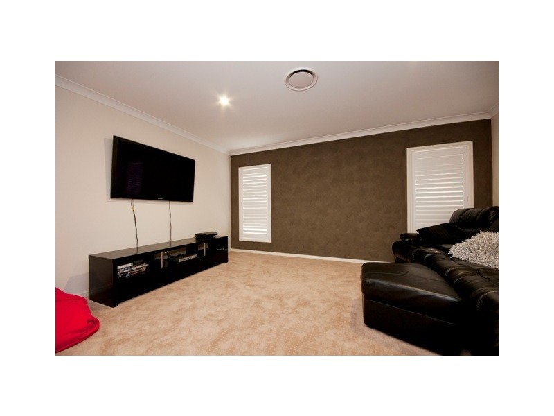 38 Williams Crescant, North Lakes QLD 4509