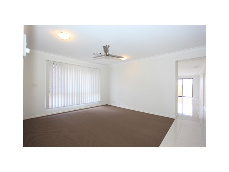 33 Severn Crescent, North Lakes QLD 4509
