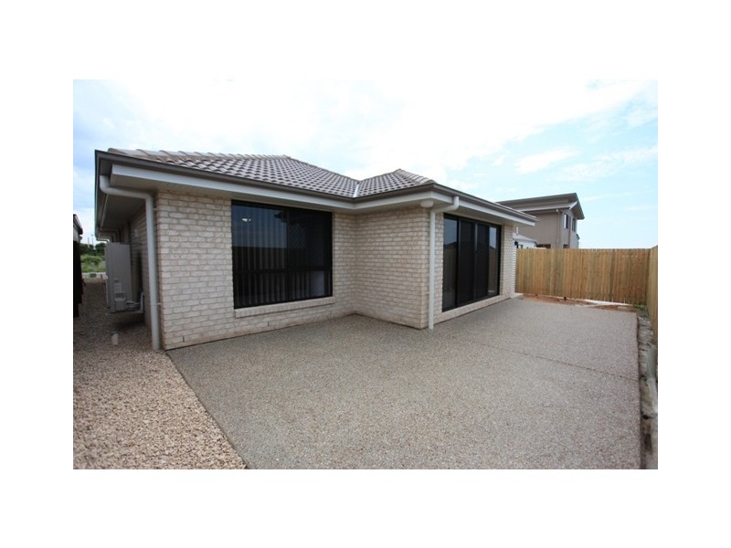 33 Severn Crescent, North Lakes QLD 4509