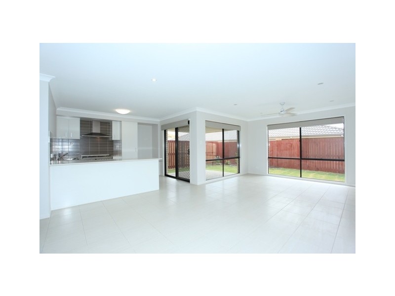 6 Magnetic Terrace, North Lakes QLD 4509