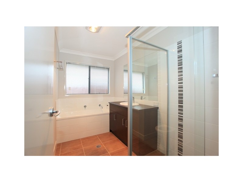 6 Magnetic Terrace, North Lakes QLD 4509