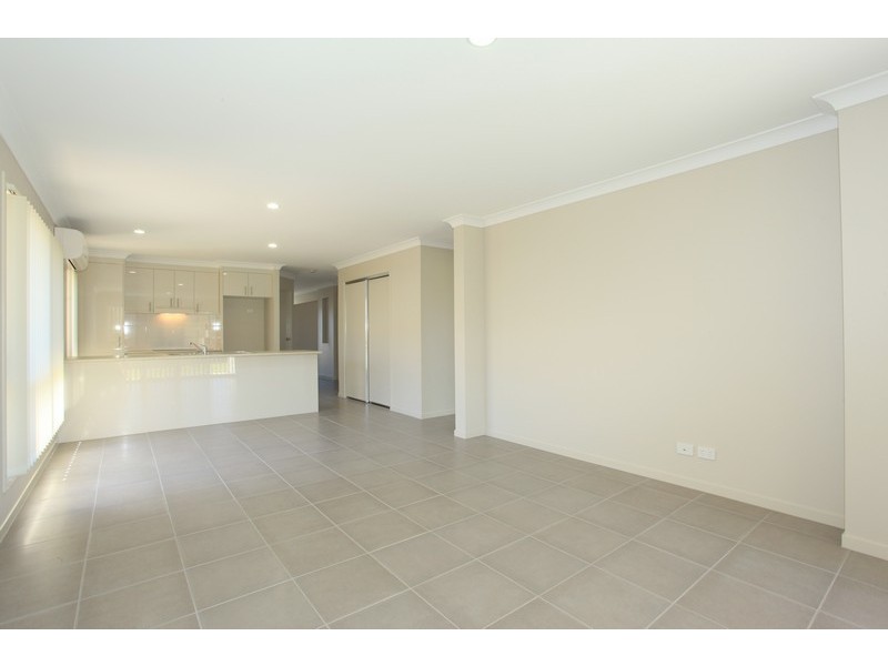 10 Mersey Street, North Lakes QLD 4509