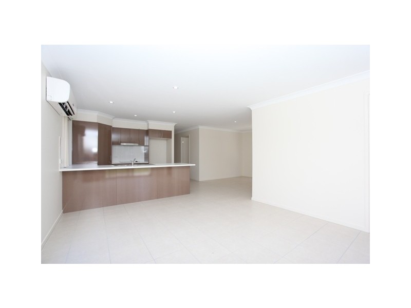 135 Mackintosh Drive, North Lakes QLD 4509