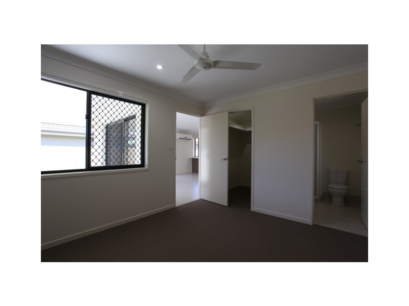 135 Mackintosh Drive, North Lakes QLD 4509