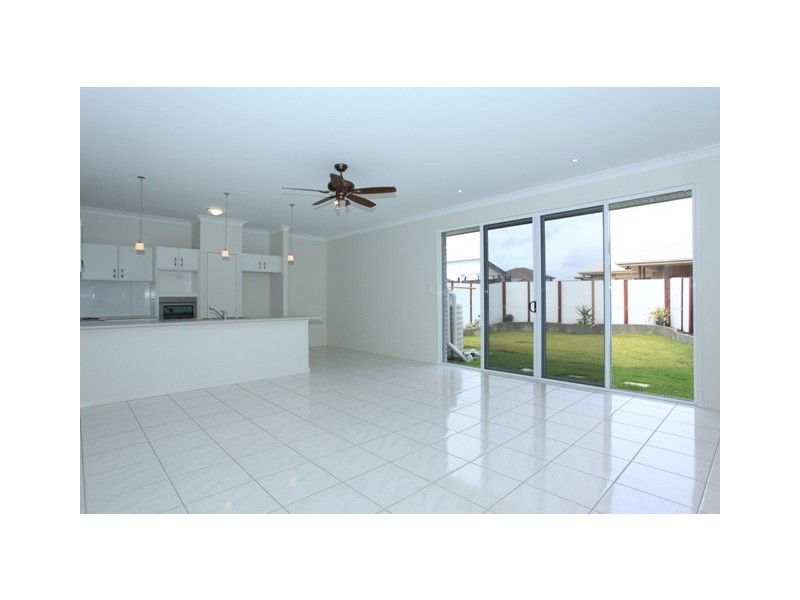 5 Carmody Parade, North Lakes QLD 4509