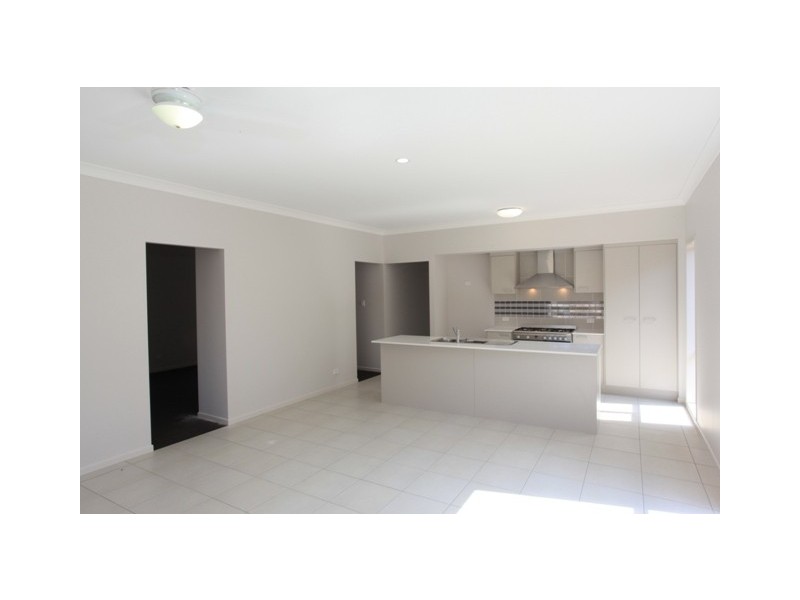 9 Garcia Parade, North Lakes QLD 4509