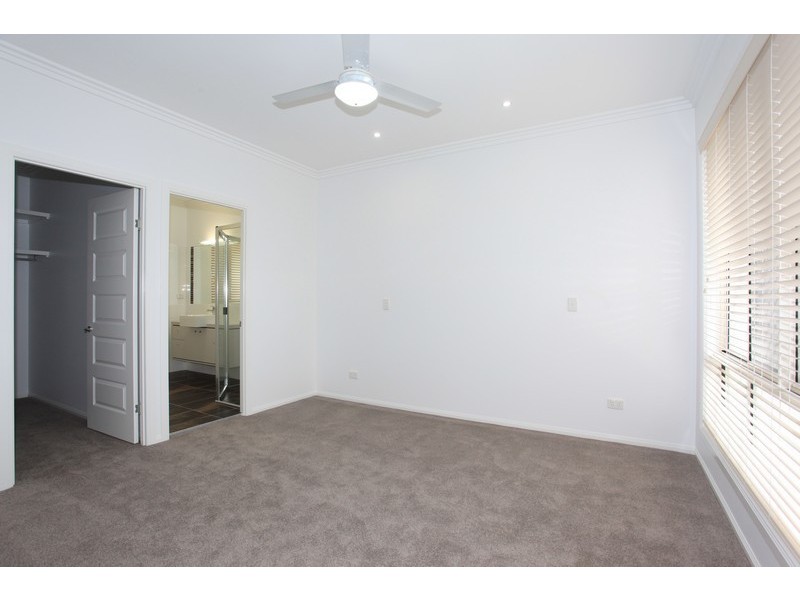 66 Mackintosh Drive, North Lakes QLD 4509