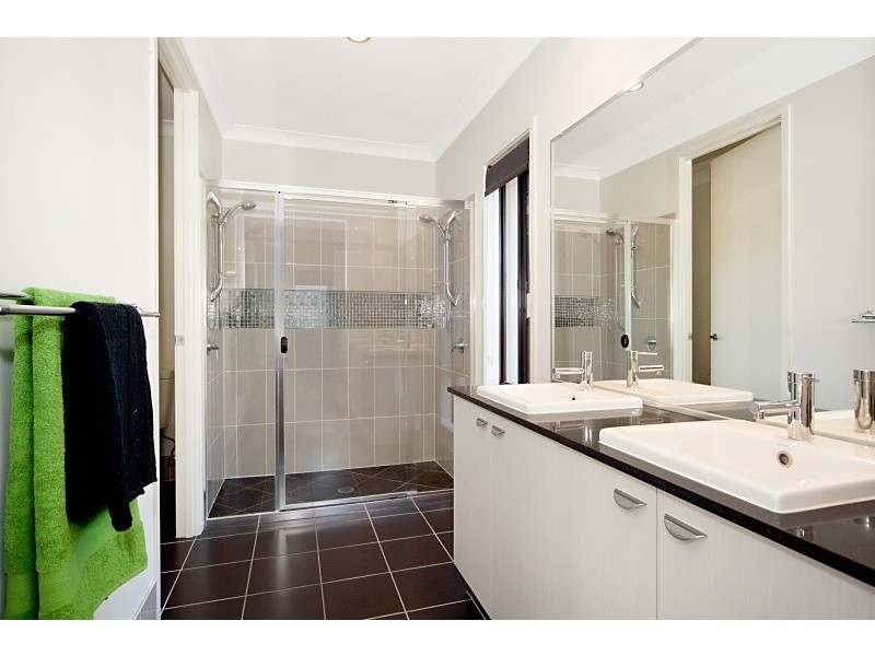 4 Menara Circuit, North Lakes QLD 4509