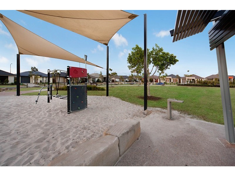 23 Langham Crescent, North Lakes QLD 4509