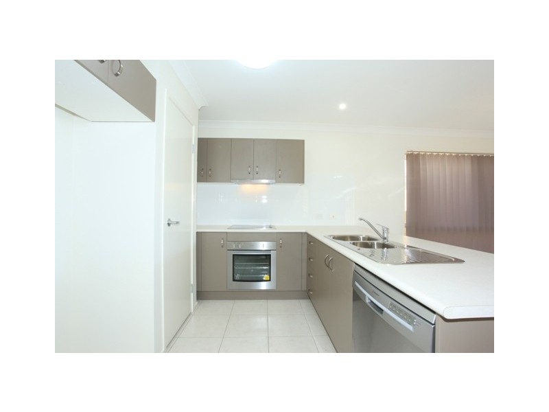 117 Mackintosh Drive, North Lakes QLD 4509