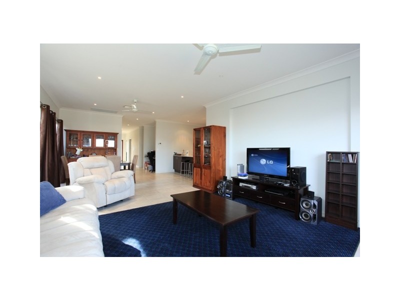 6 Crenshaw Street, North Lakes QLD 4509