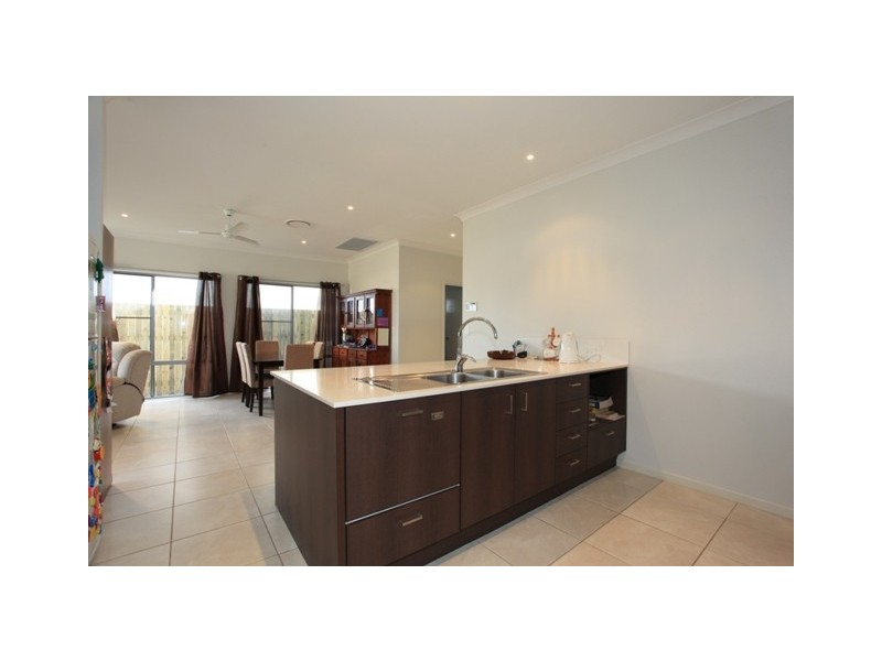 6 Crenshaw Street, North Lakes QLD 4509