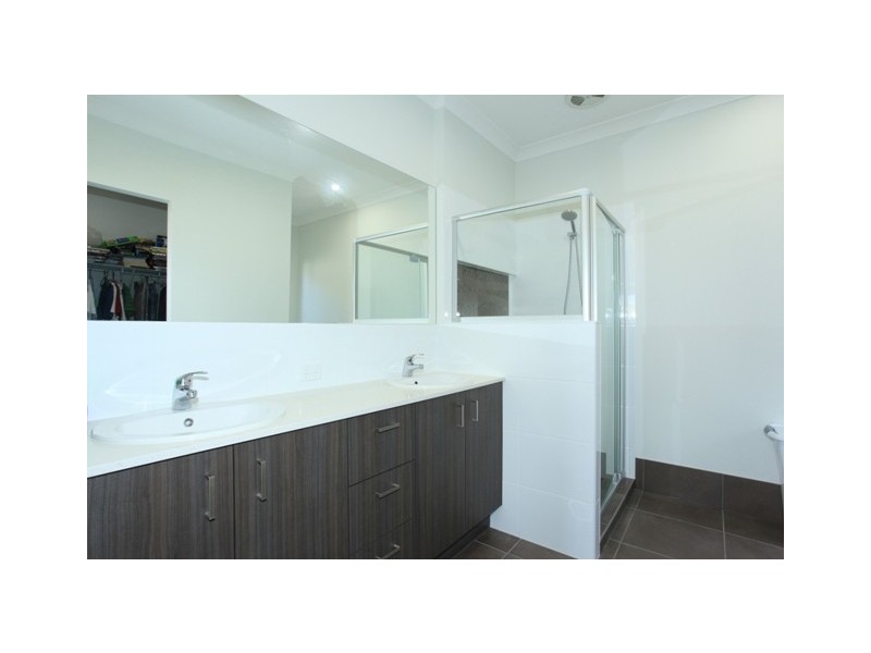 6 Crenshaw Street, North Lakes QLD 4509